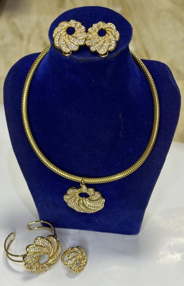 Non tarnished Gold plated jewelry