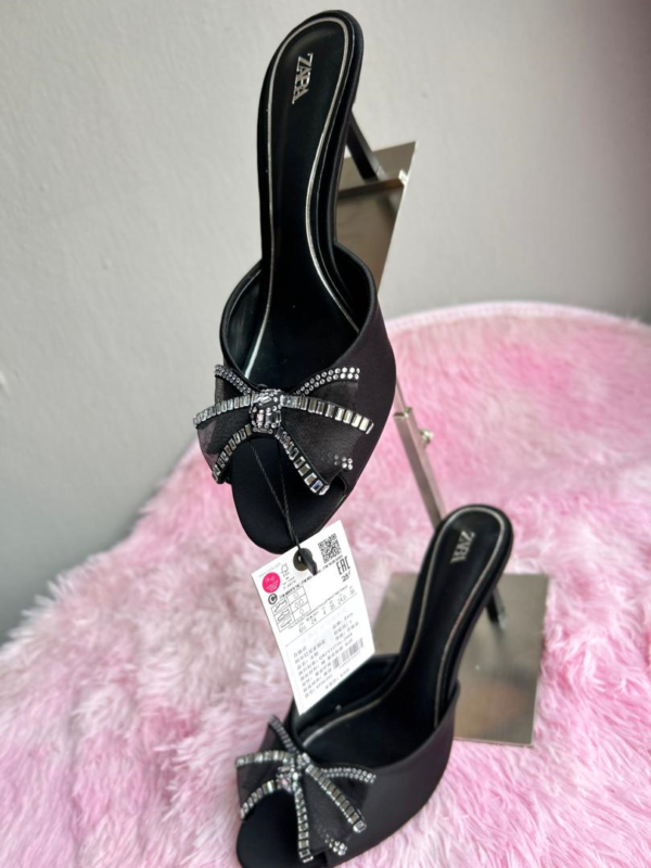 Zara heel black and brown. Brown 41 black 40